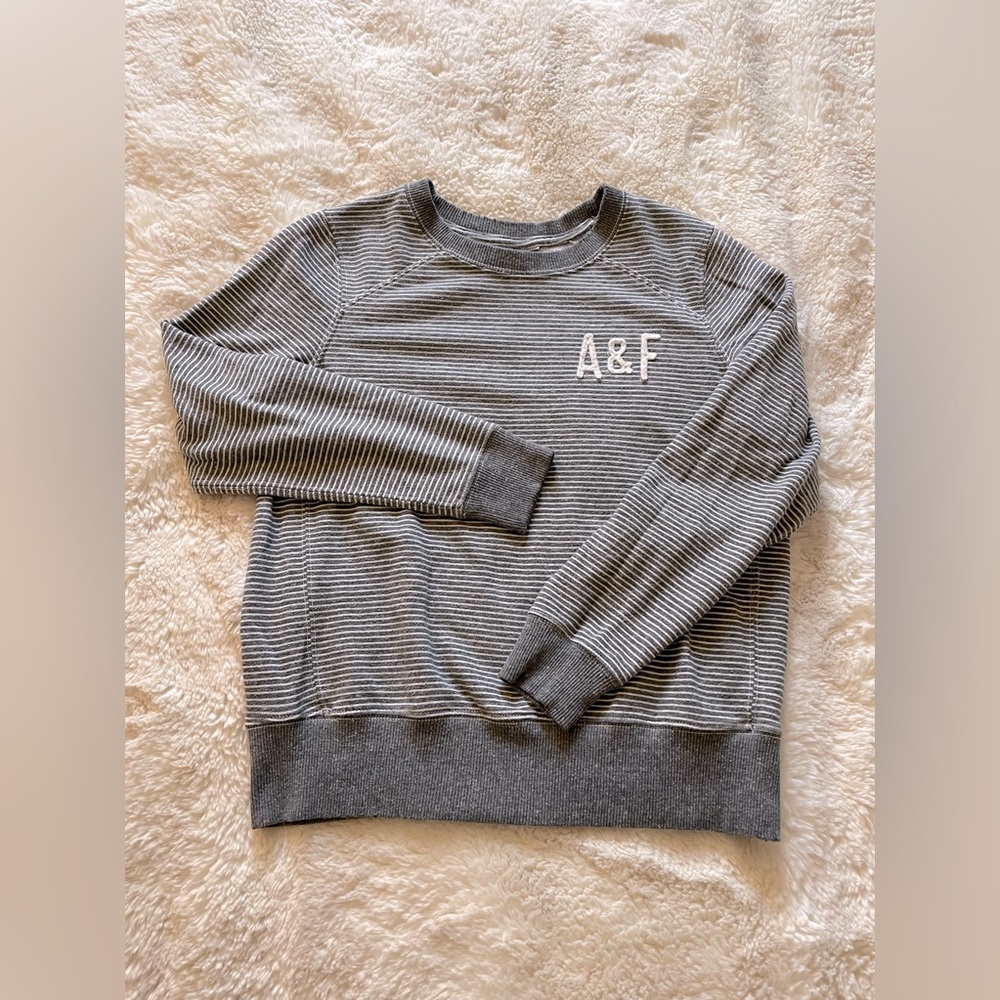 Abercrombie & Fitch Sweater